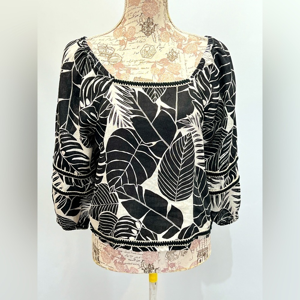 CYNTHIA ROWLEY Black & White 100% Linen palm print balloon sleeve top size S